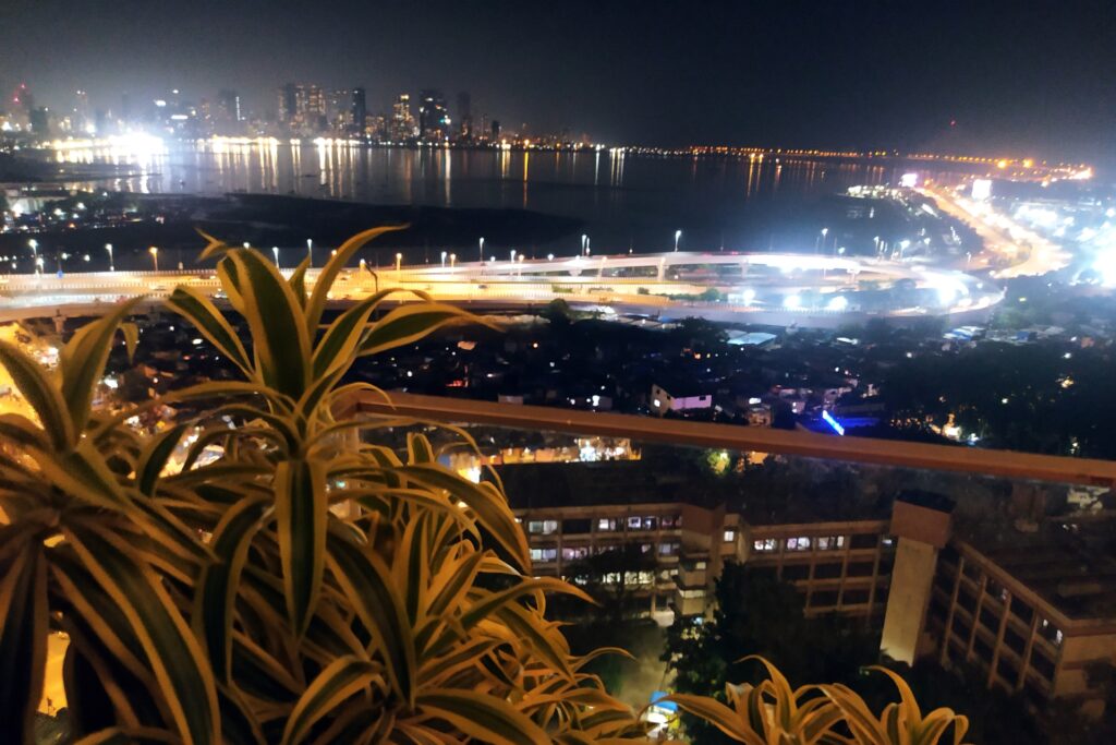 Mumbai-late-night-local